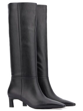 Torgeis Edeline Tall Black Boots Size 8 Kitten Heel Knee High Chic